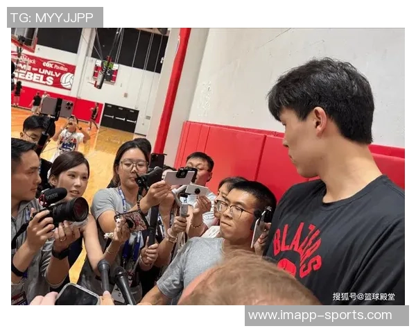 媒体人质疑球迷对杨瀚森的苛责为何不反思自己在外卖行业的表现 媒体人质疑球迷对杨瀚森的苛责为何不反思自己在外卖行业的表现