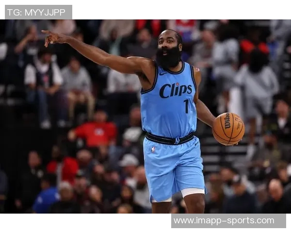 哈登谈与伦纳德的关系：我们是冷静团结的球员，情绪稳定不易动摇